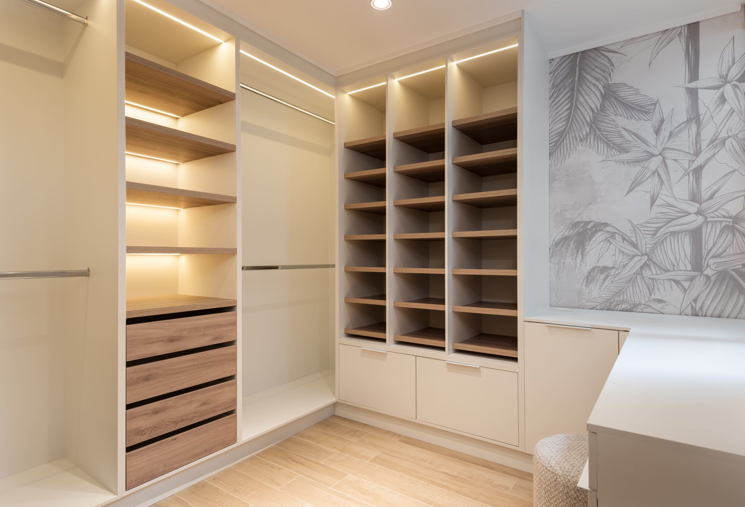 Walking Closet